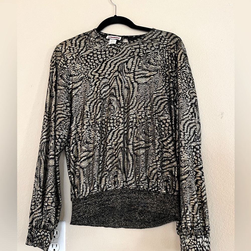 Metálica animal print retro 80’ disco sweater. Size 8. Tiger print gold thread.